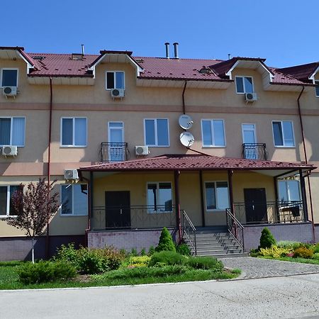 Sunlake Hotel Osokorki Київ Екстер'єр фото