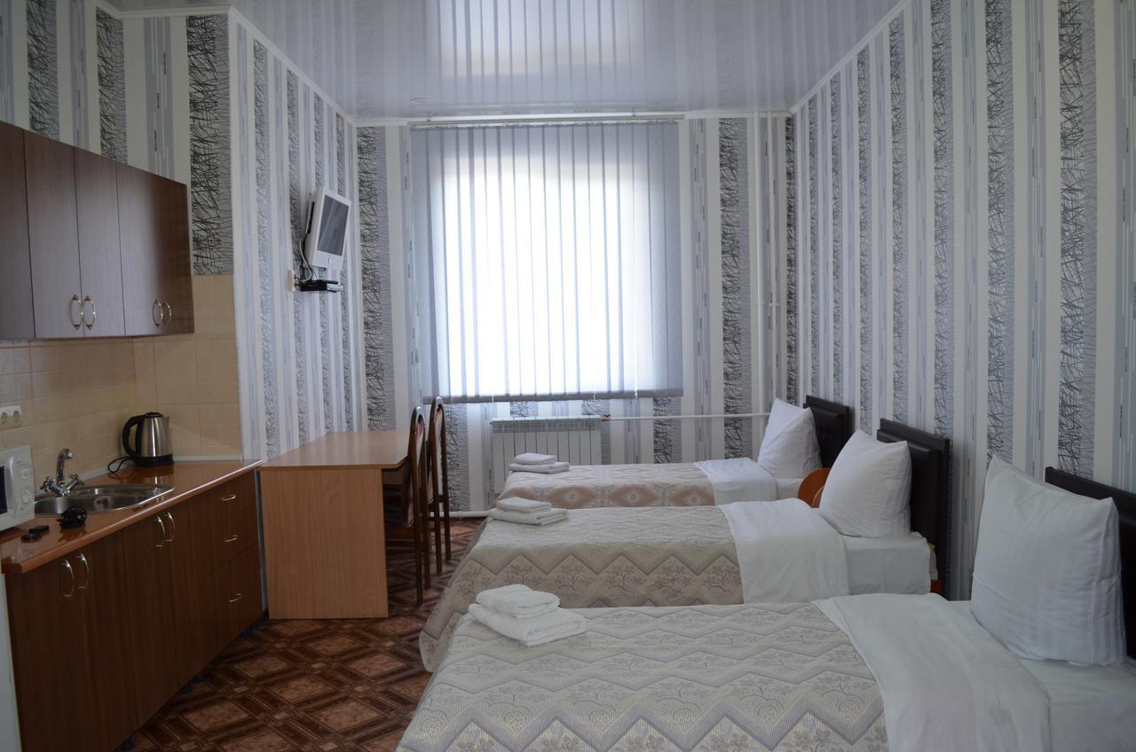 Sunlake Hotel Osokorki Київ Екстер'єр фото